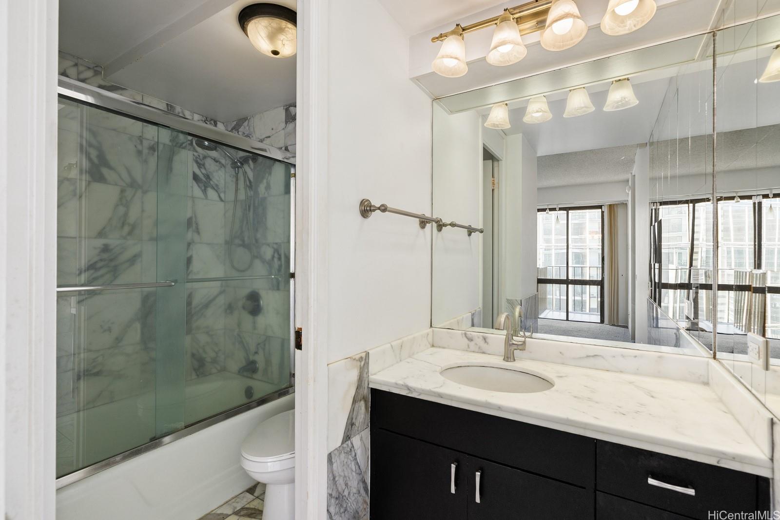 225 Queen Street  Unit 23E