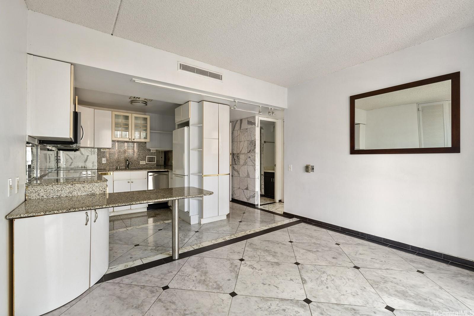225 Queen Street  Unit 23E
