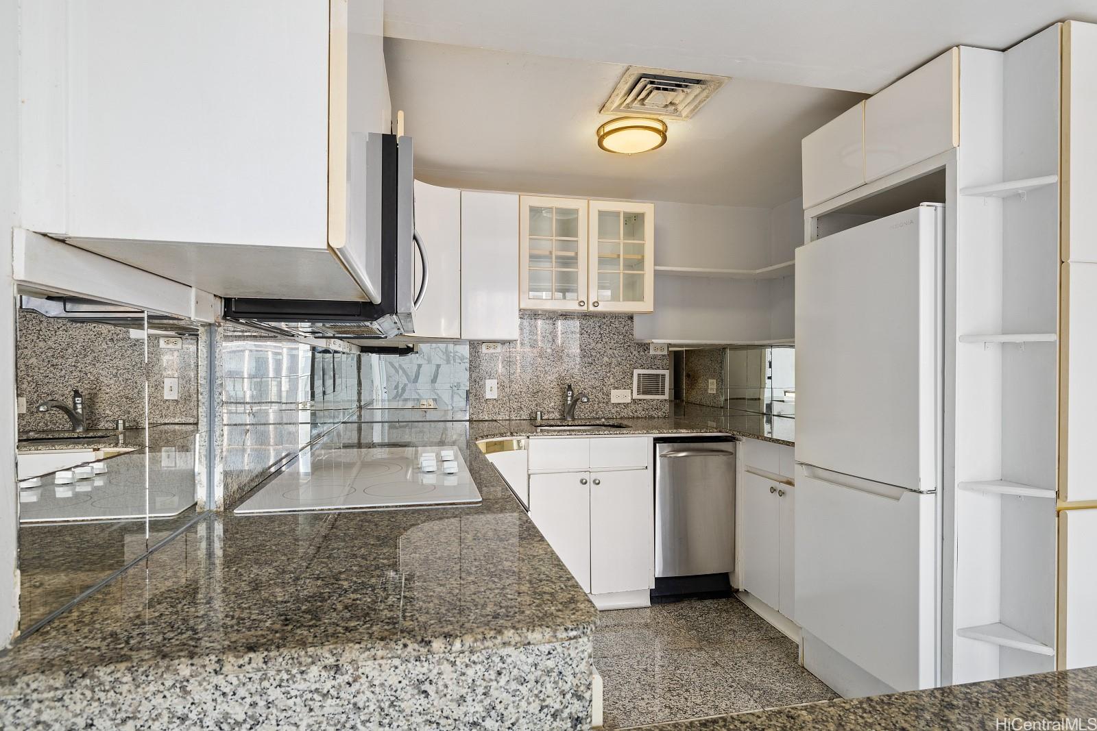 225 Queen Street  Unit 23E