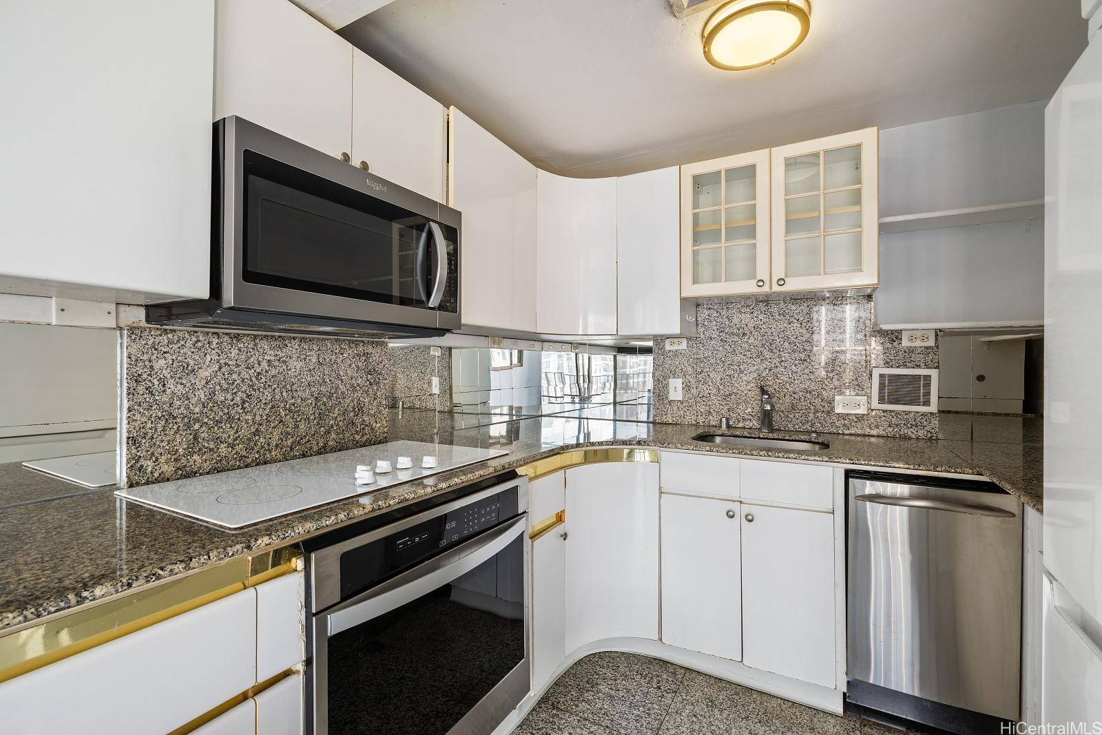 225 Queen Street  Unit 23E