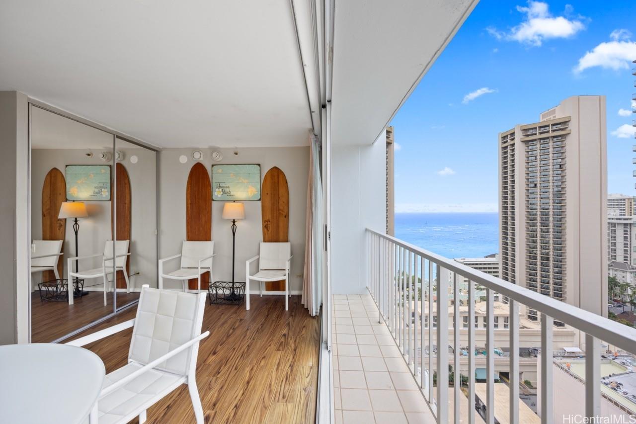 2427 Kuhio Avenue 2704