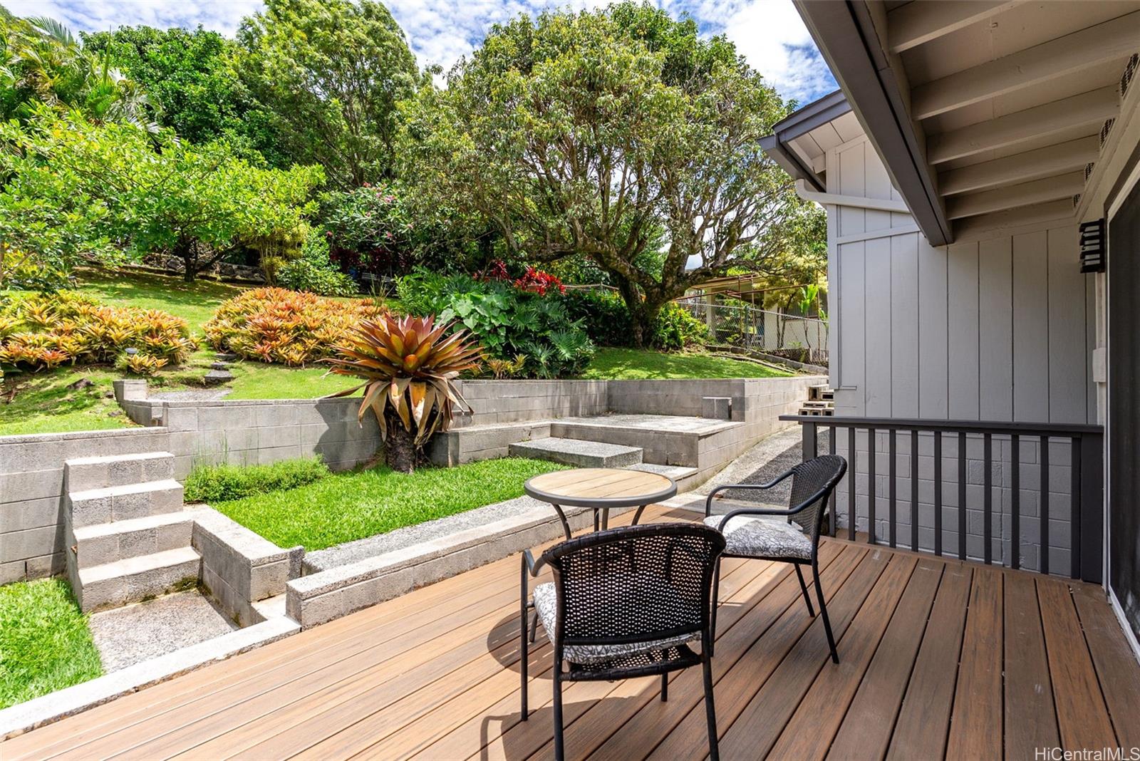3582 Kumukoa Street