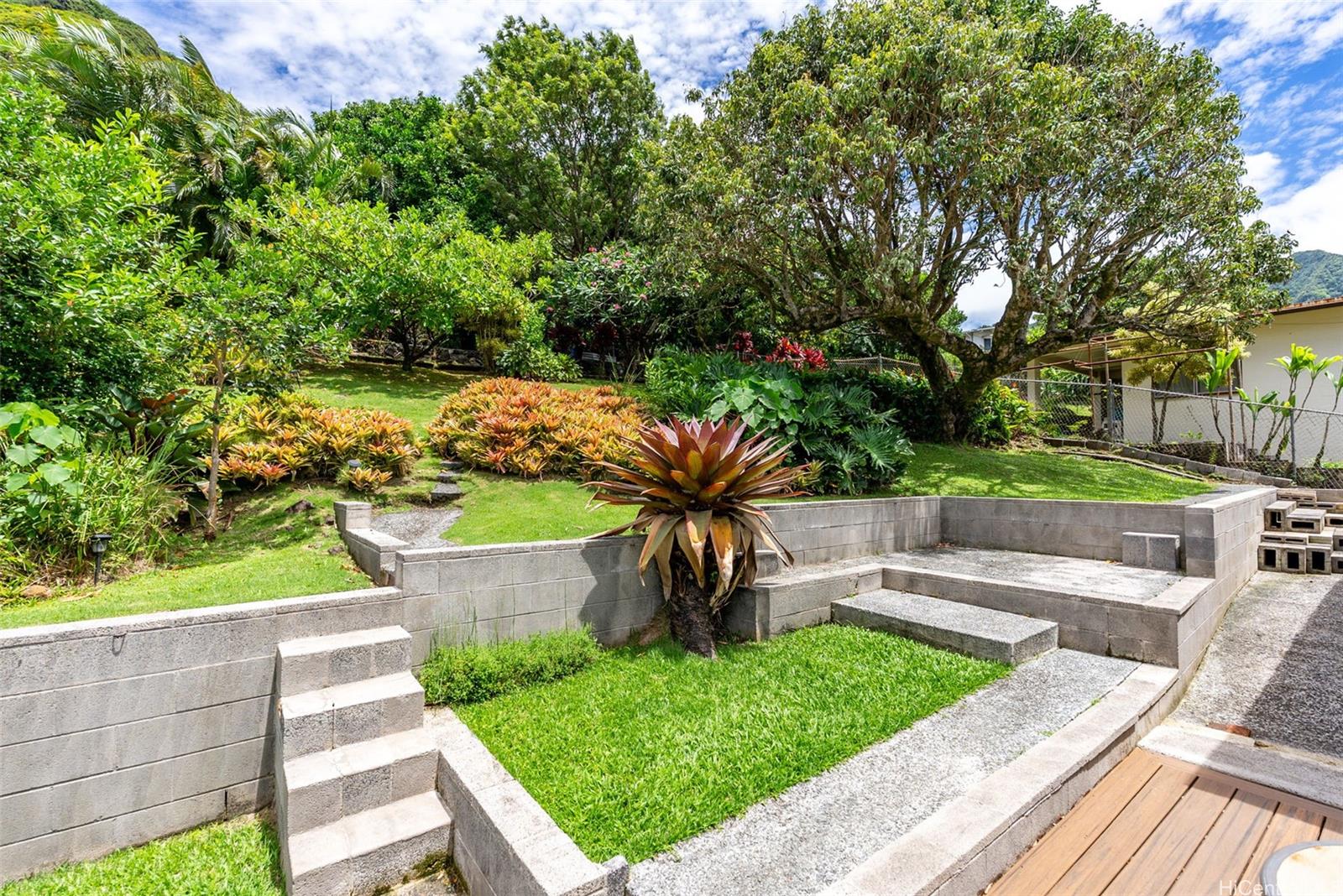 3582 Kumukoa Street