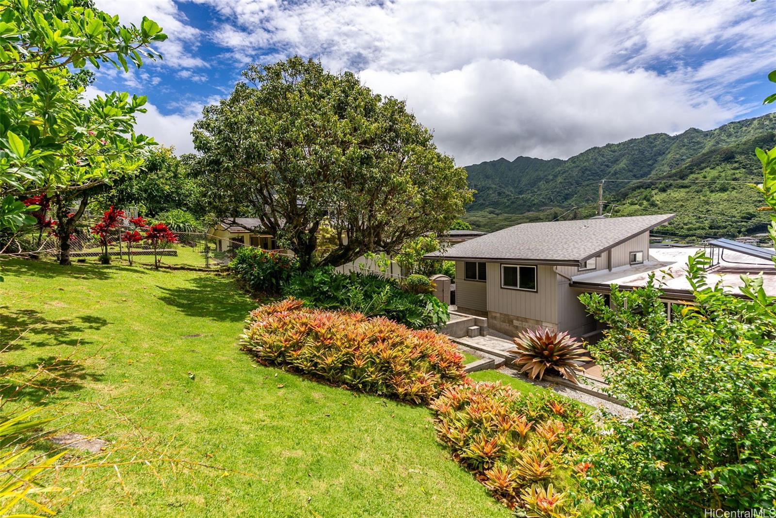3582 Kumukoa Street