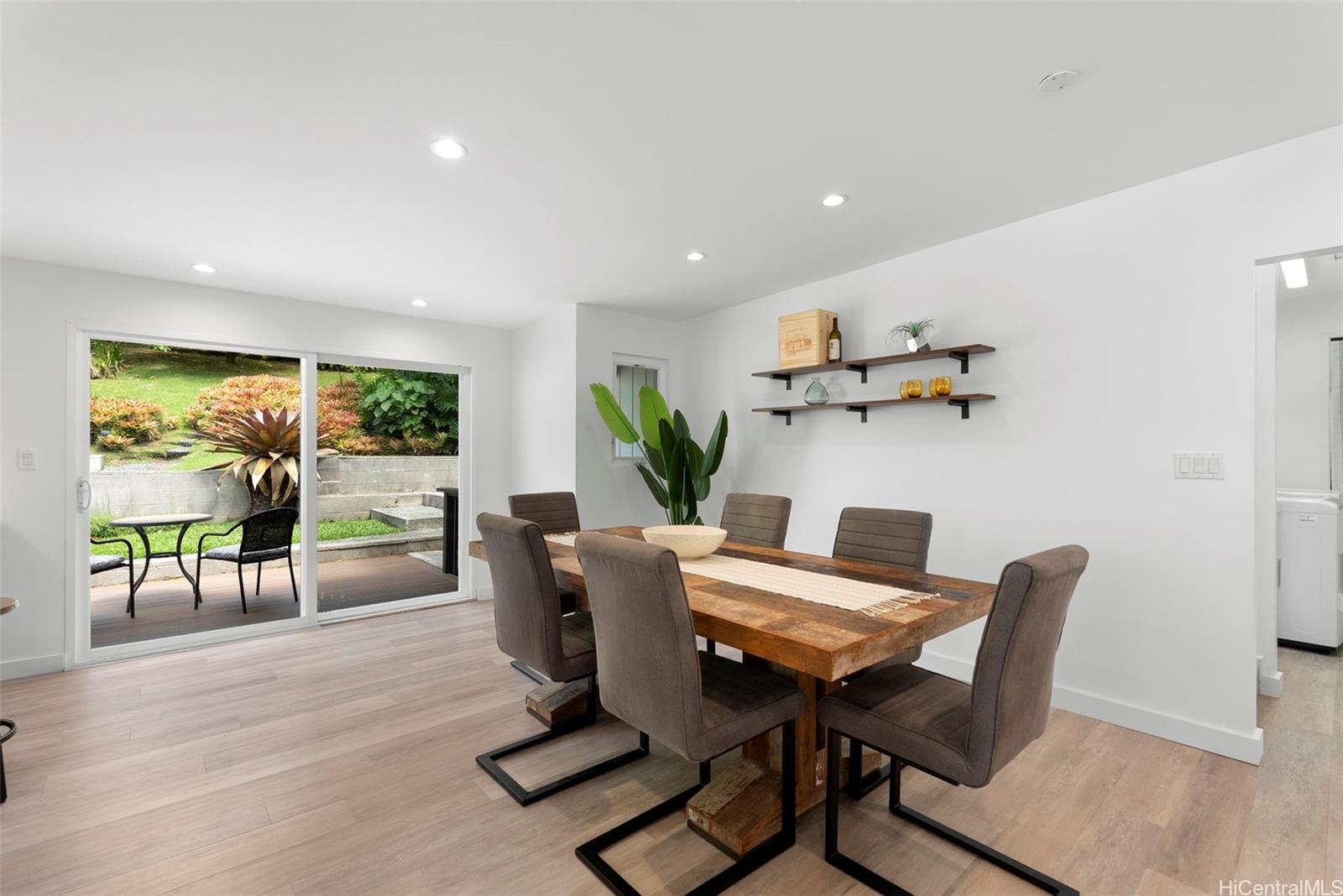 3582 Kumukoa Street