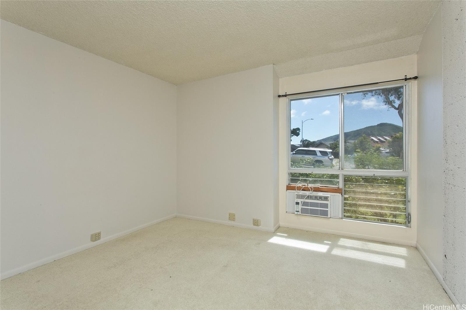 Photo 19 of 22
