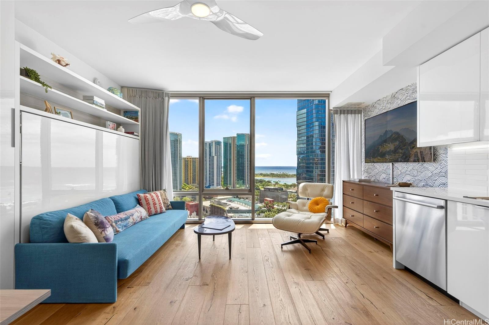 1001 Queen Street 2110
