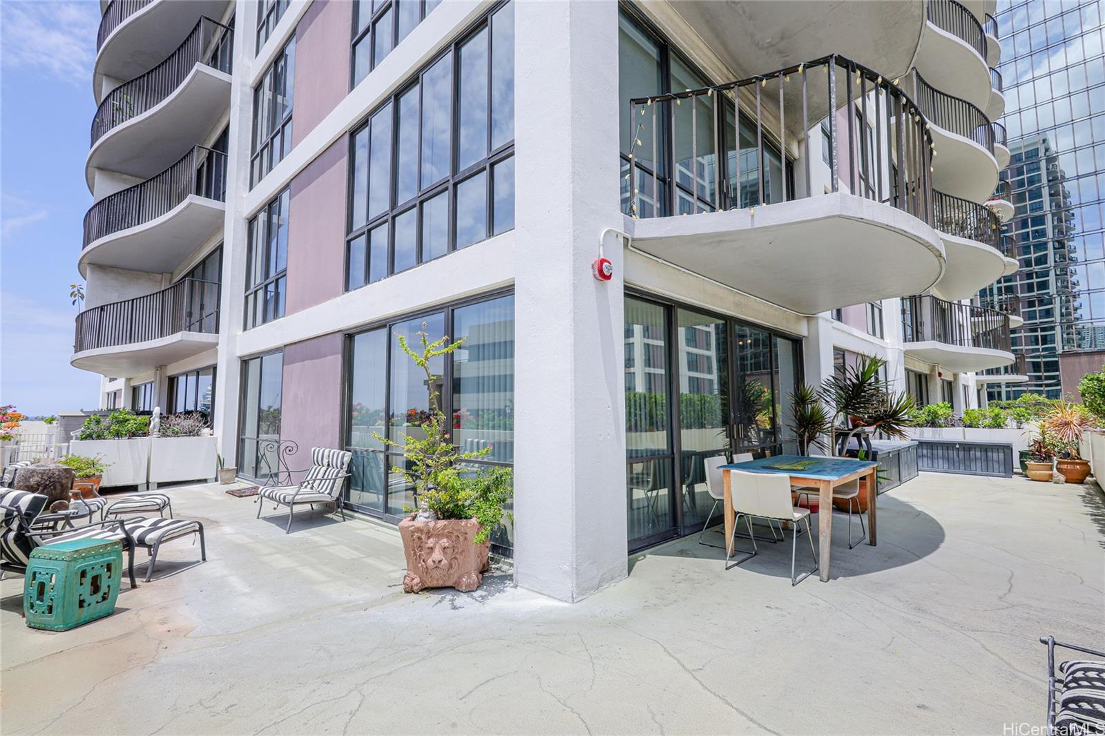 700 Richards Street  Unit 706