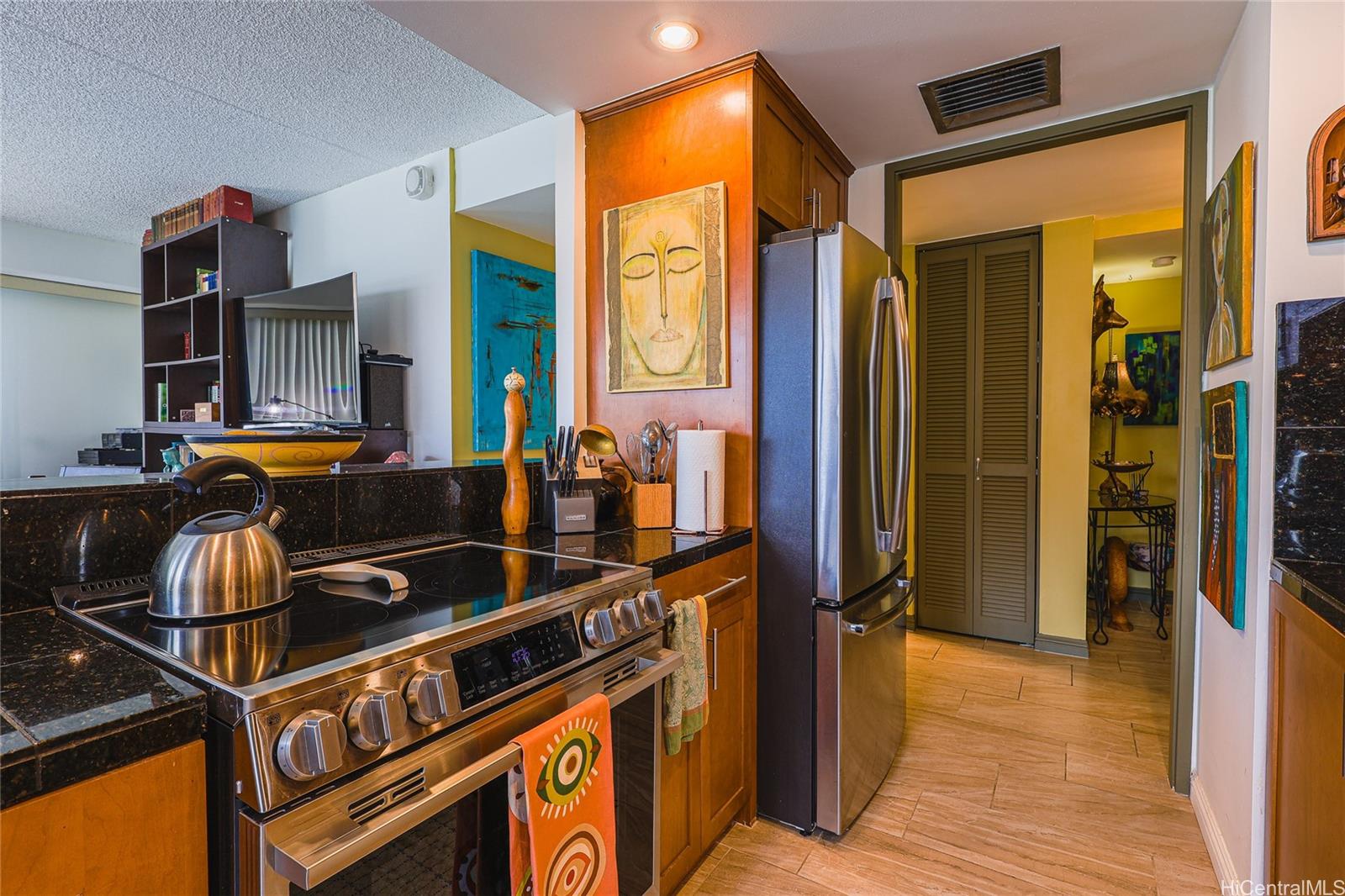 700 Richards Street  Unit 706
