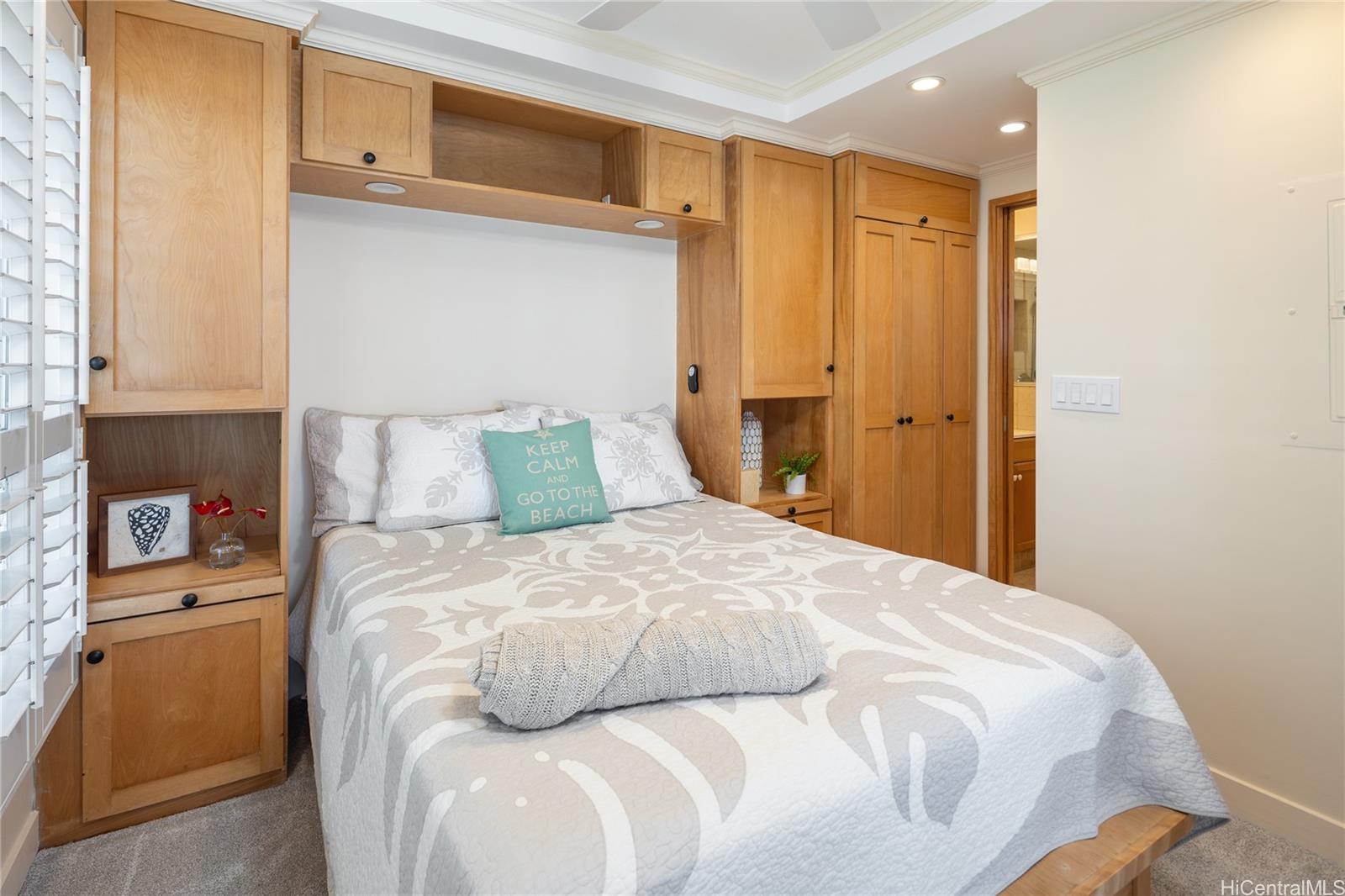 2957 Kalakaua Avenue  Unit 418