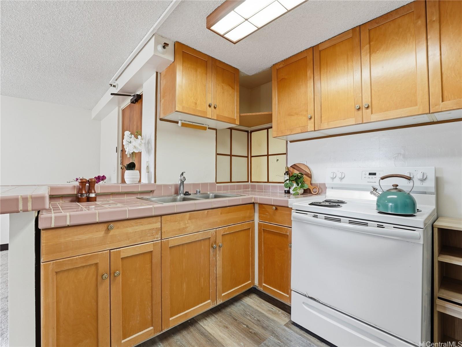 2724 Kahoaloha Lane  Unit 1805
