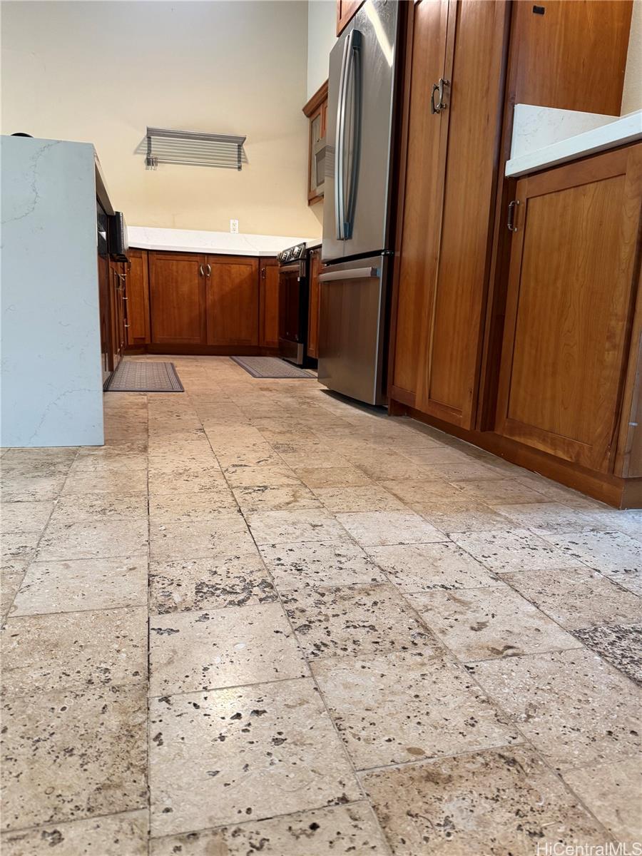 Photo 8 of 25