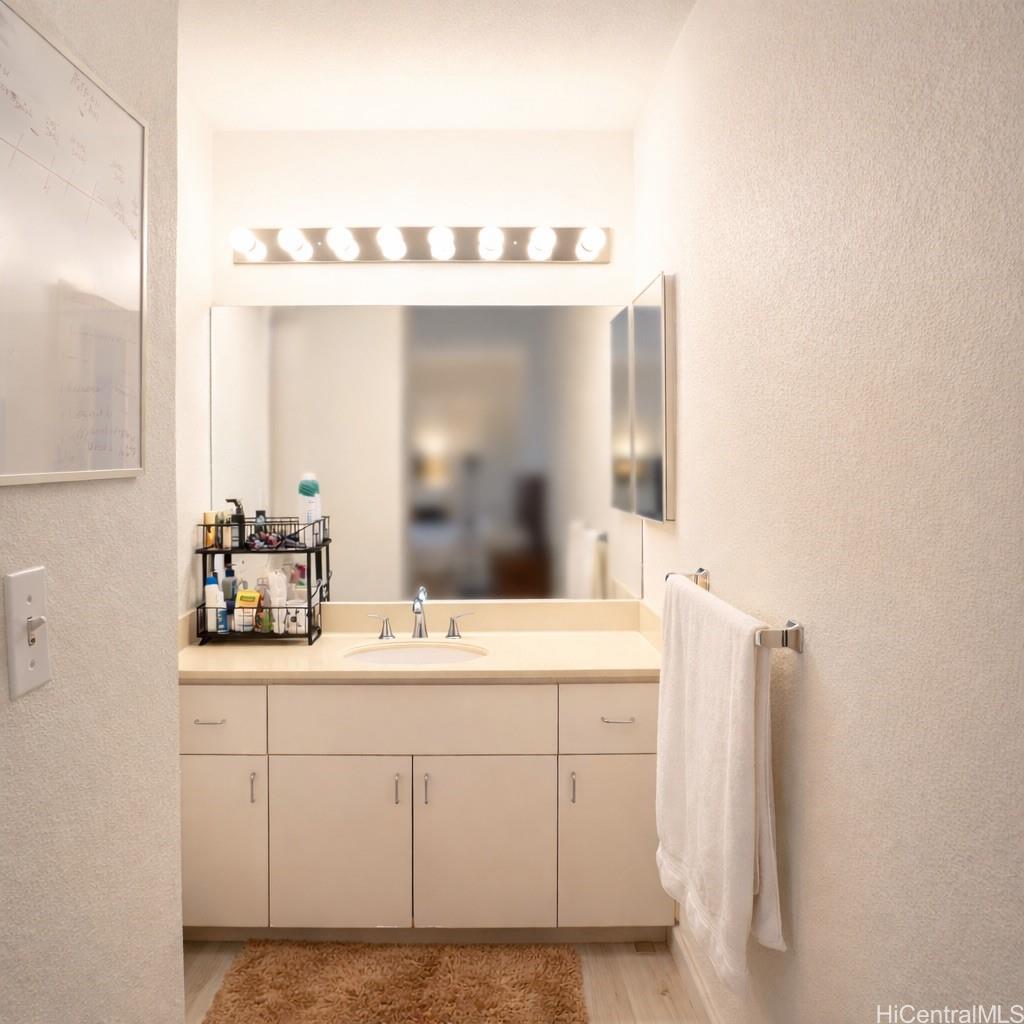 594 Mananai Place  Unit 21A