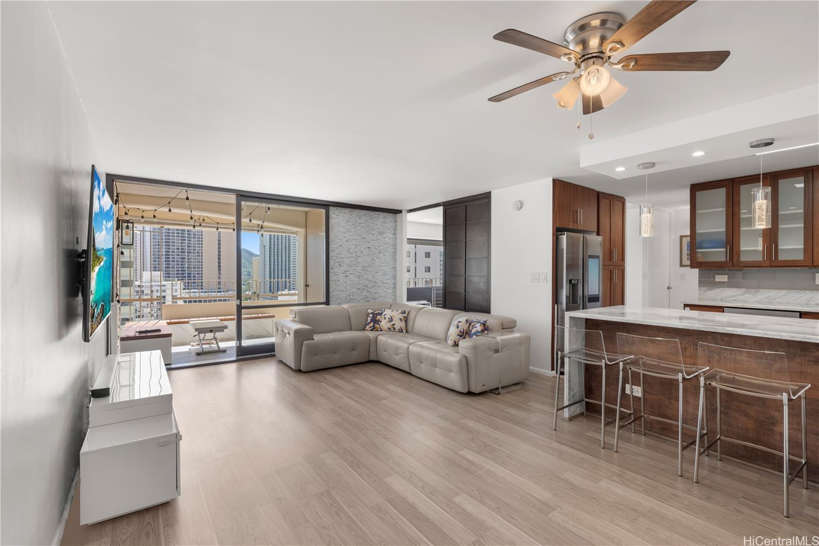 225 Kaiulani Avenue PH2