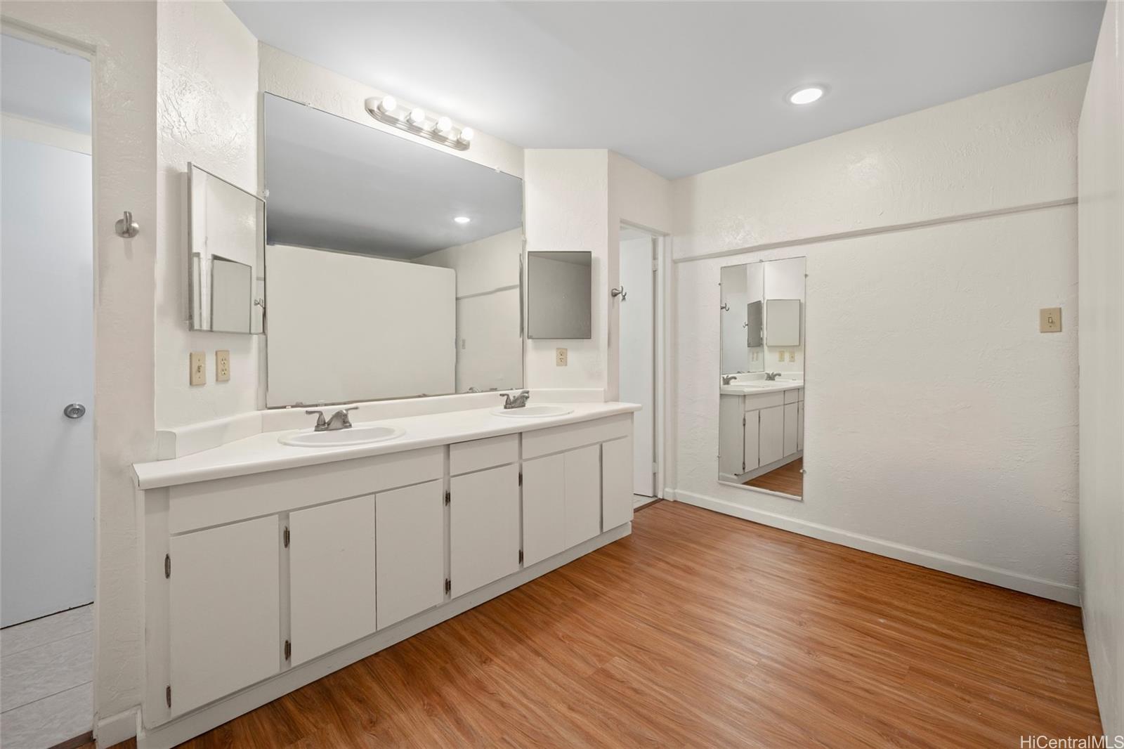 1447 Kewalo Street  Unit 307