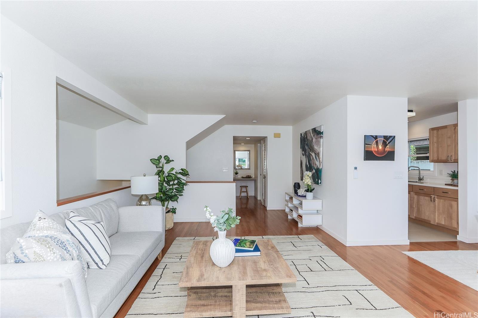 Photo 3 of 18