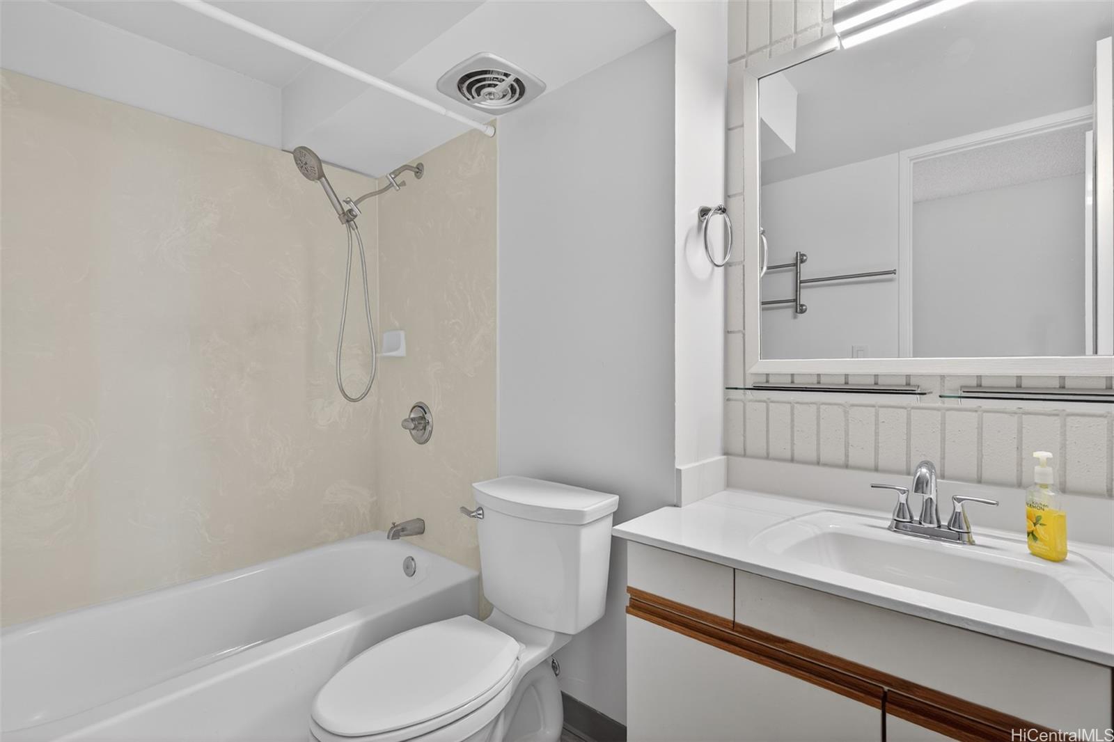 855 Makahiki Way  Unit 207