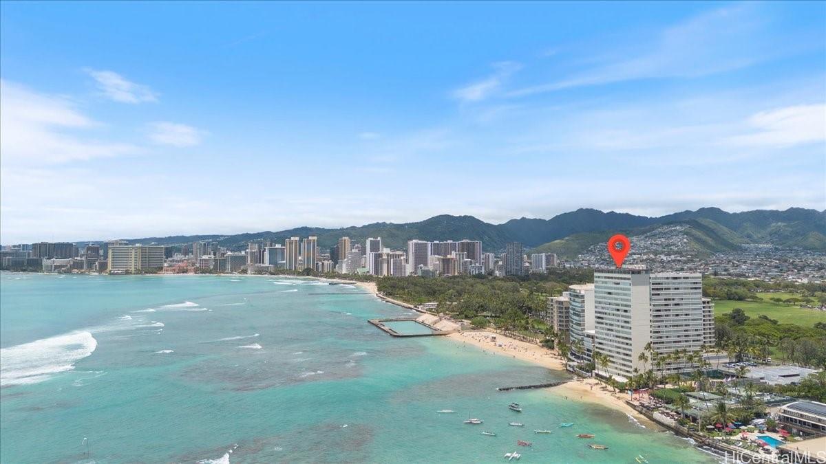 2895 Kalakaua Avenue  Unit 207