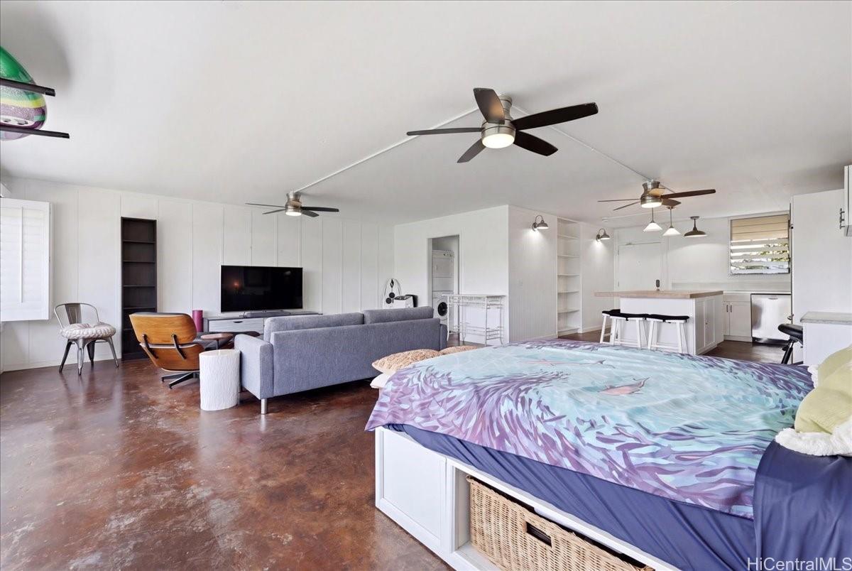 2895 Kalakaua Avenue  Unit 207