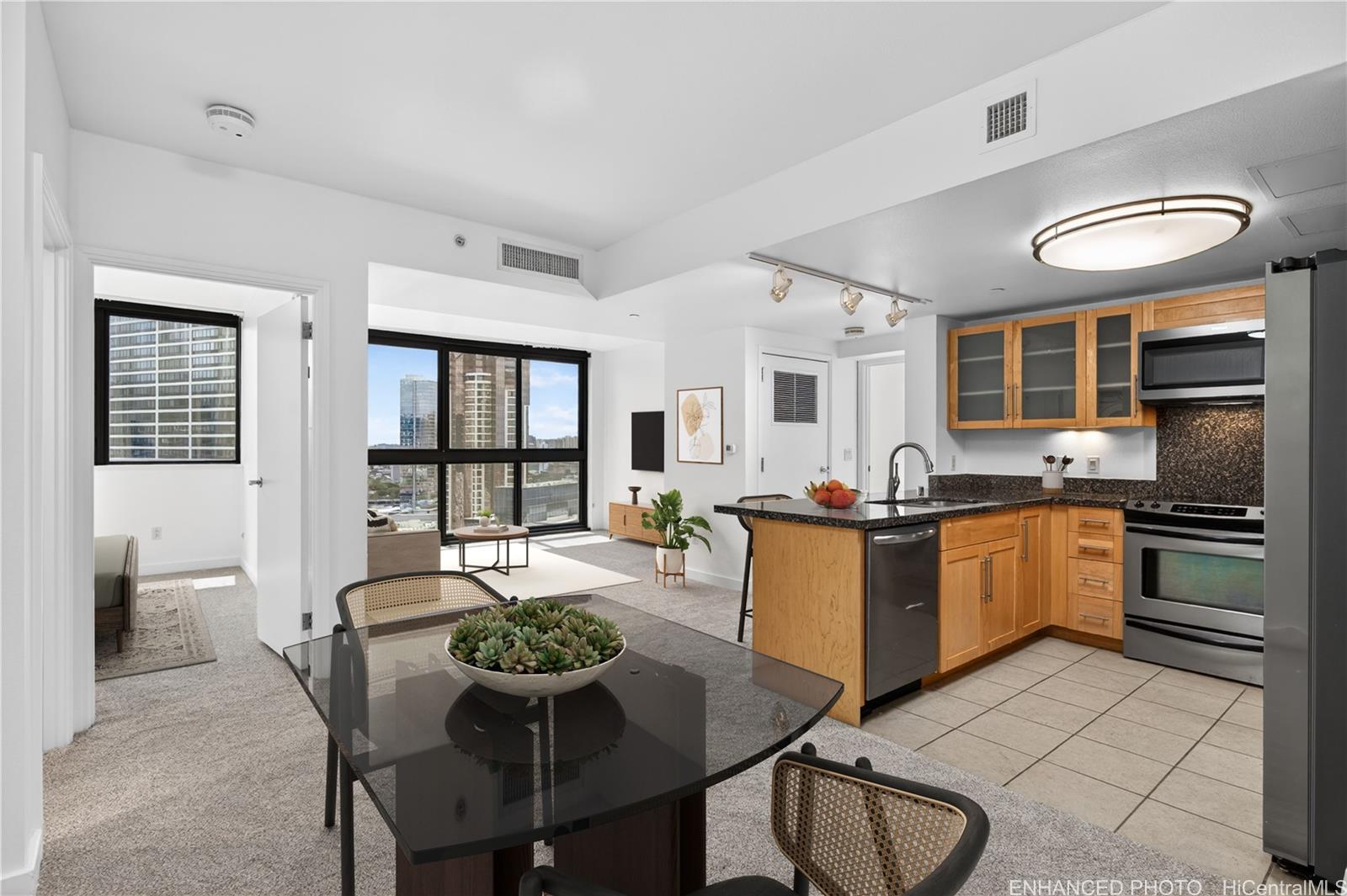 600 Queen Street 2703