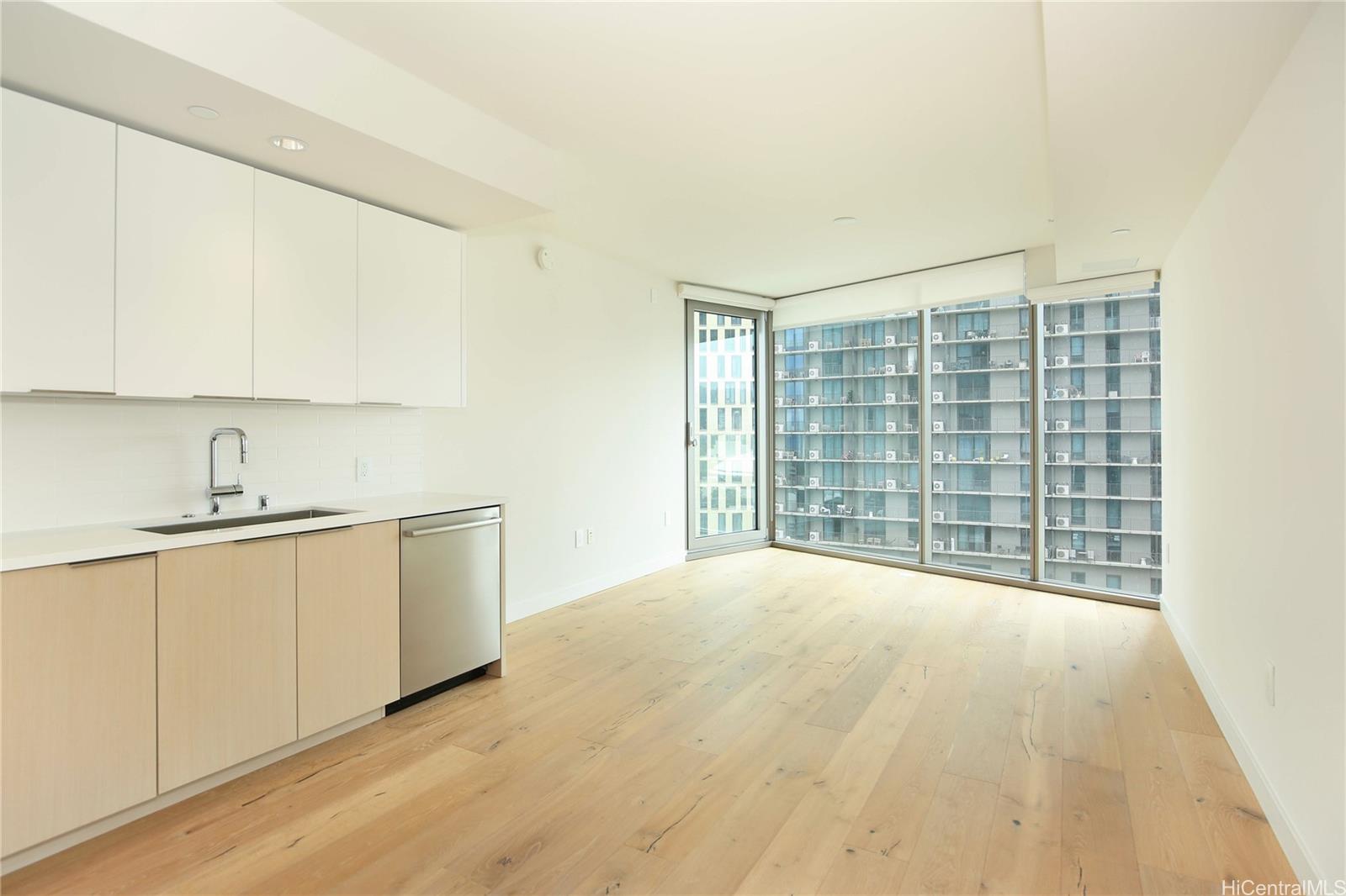 1001 Queen Street 1107