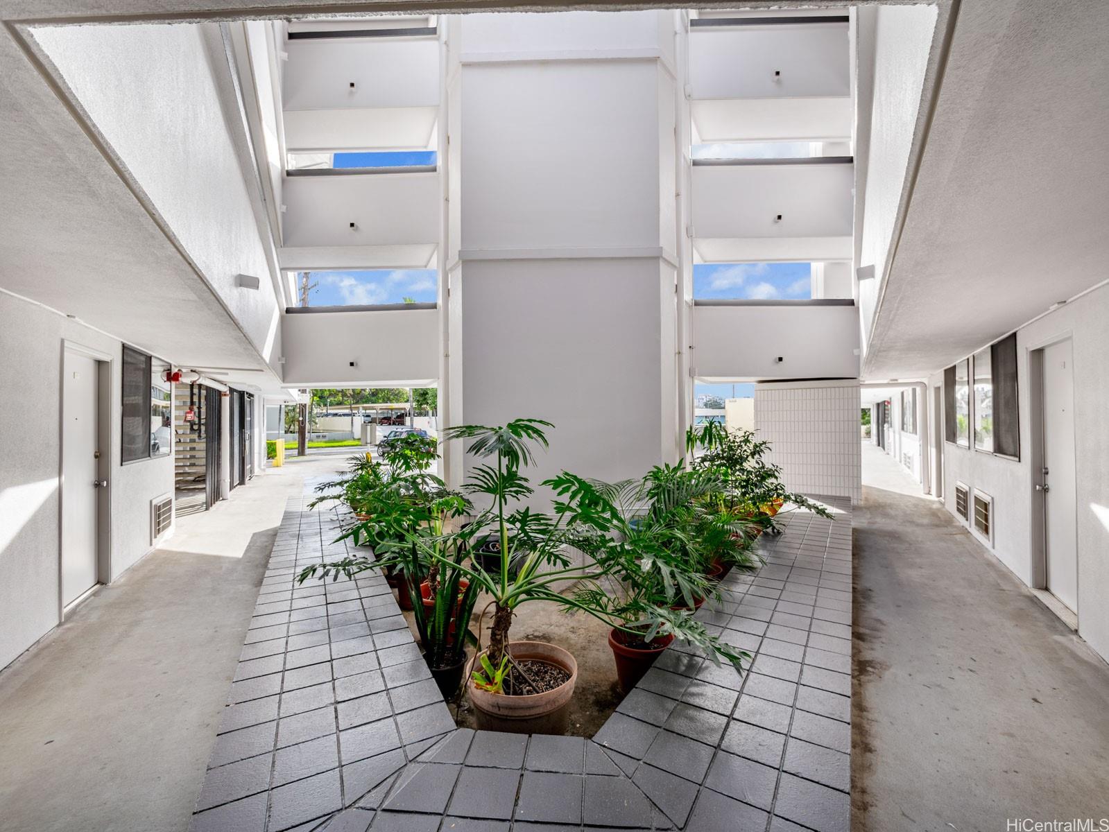 2860 Waialae Avenue  Unit 115