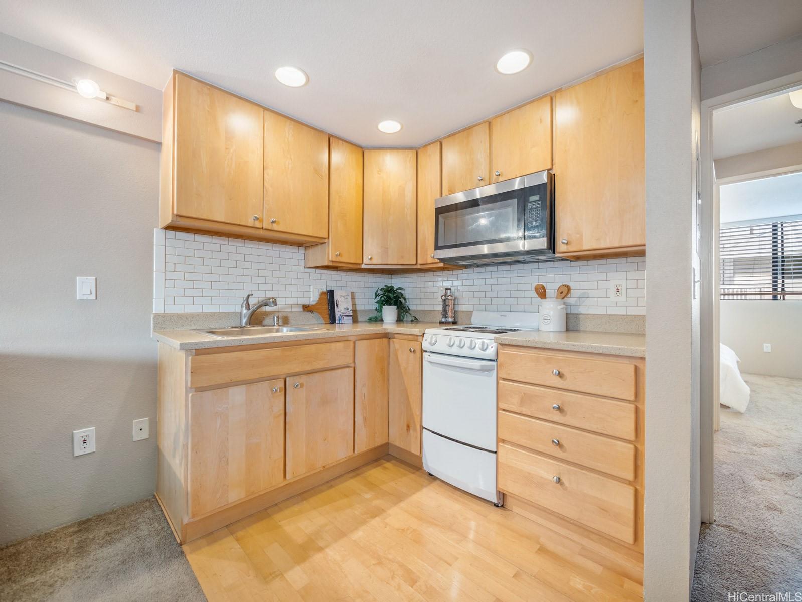 2860 Waialae Avenue  Unit 115