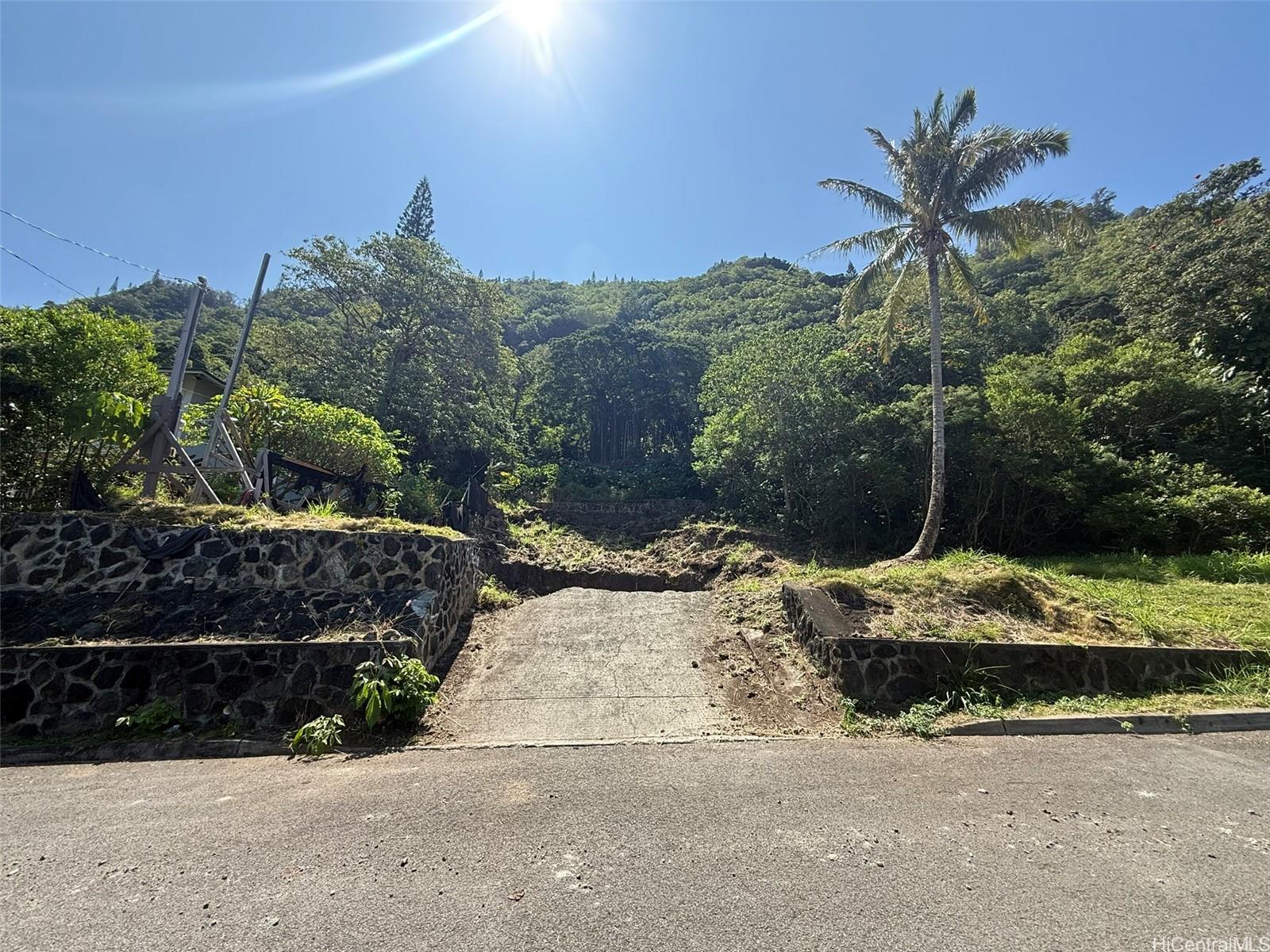 Photo 2 of 18