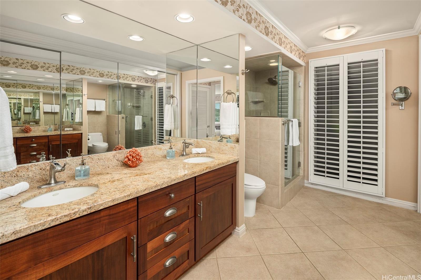 2895 Kalakaua Avenue  Unit 1404 & #1405