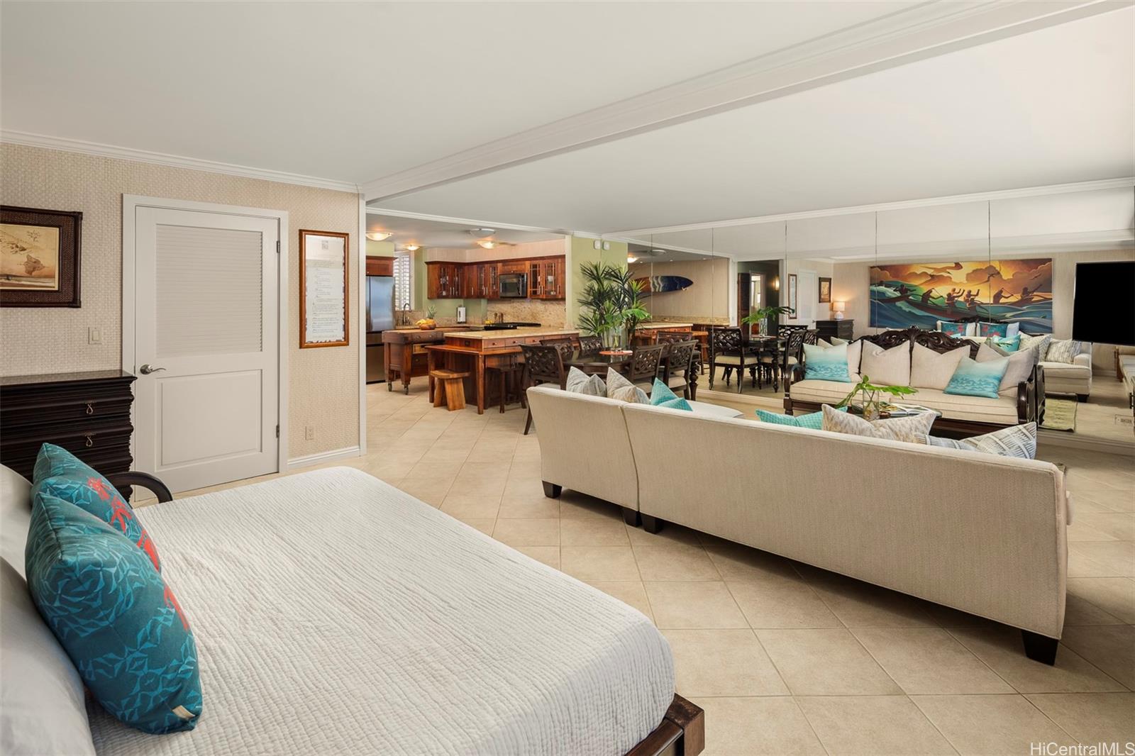 2895 Kalakaua Avenue  Unit 1404 & #1405