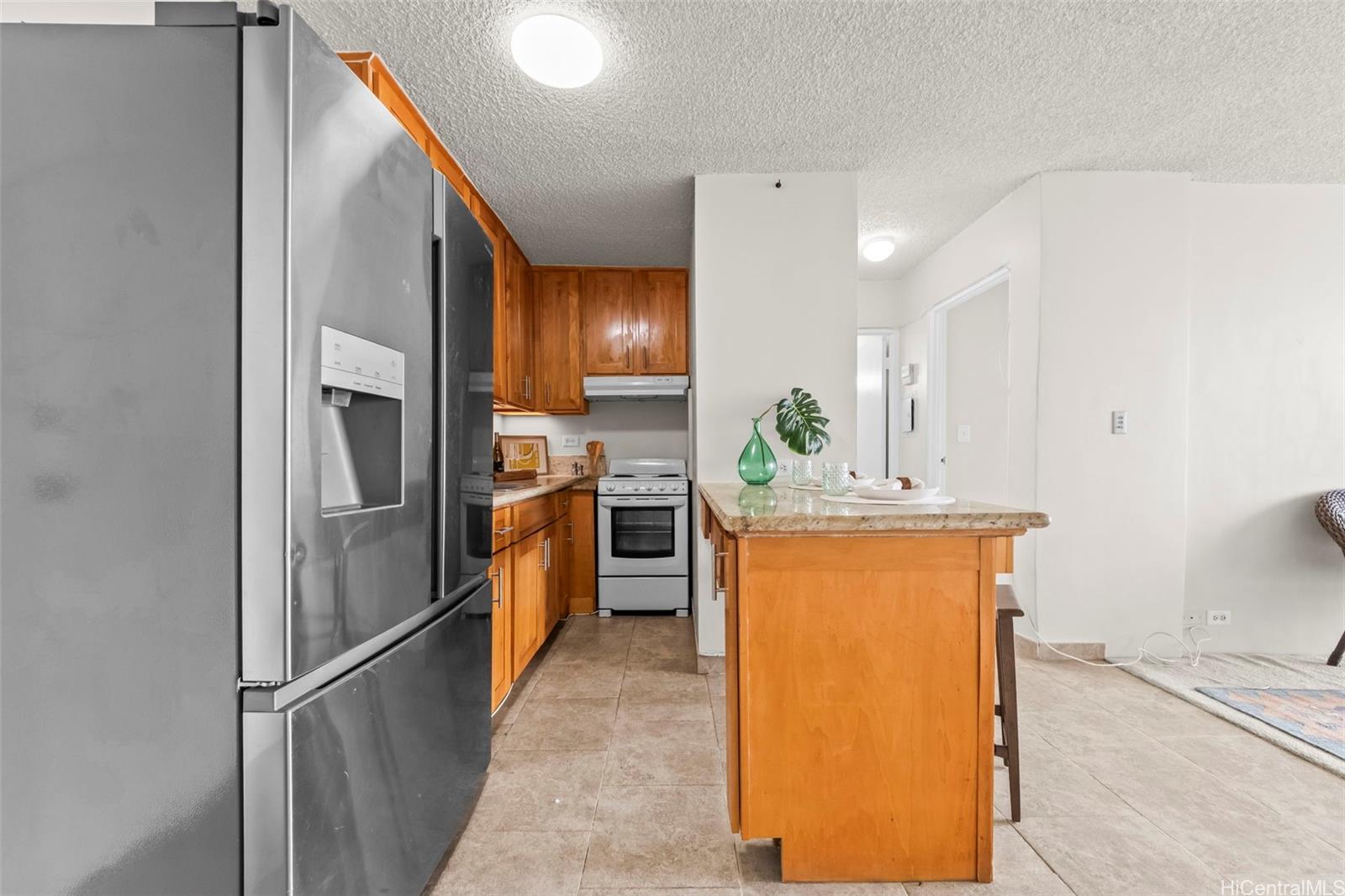 2637 Kuilei Street  Unit A104