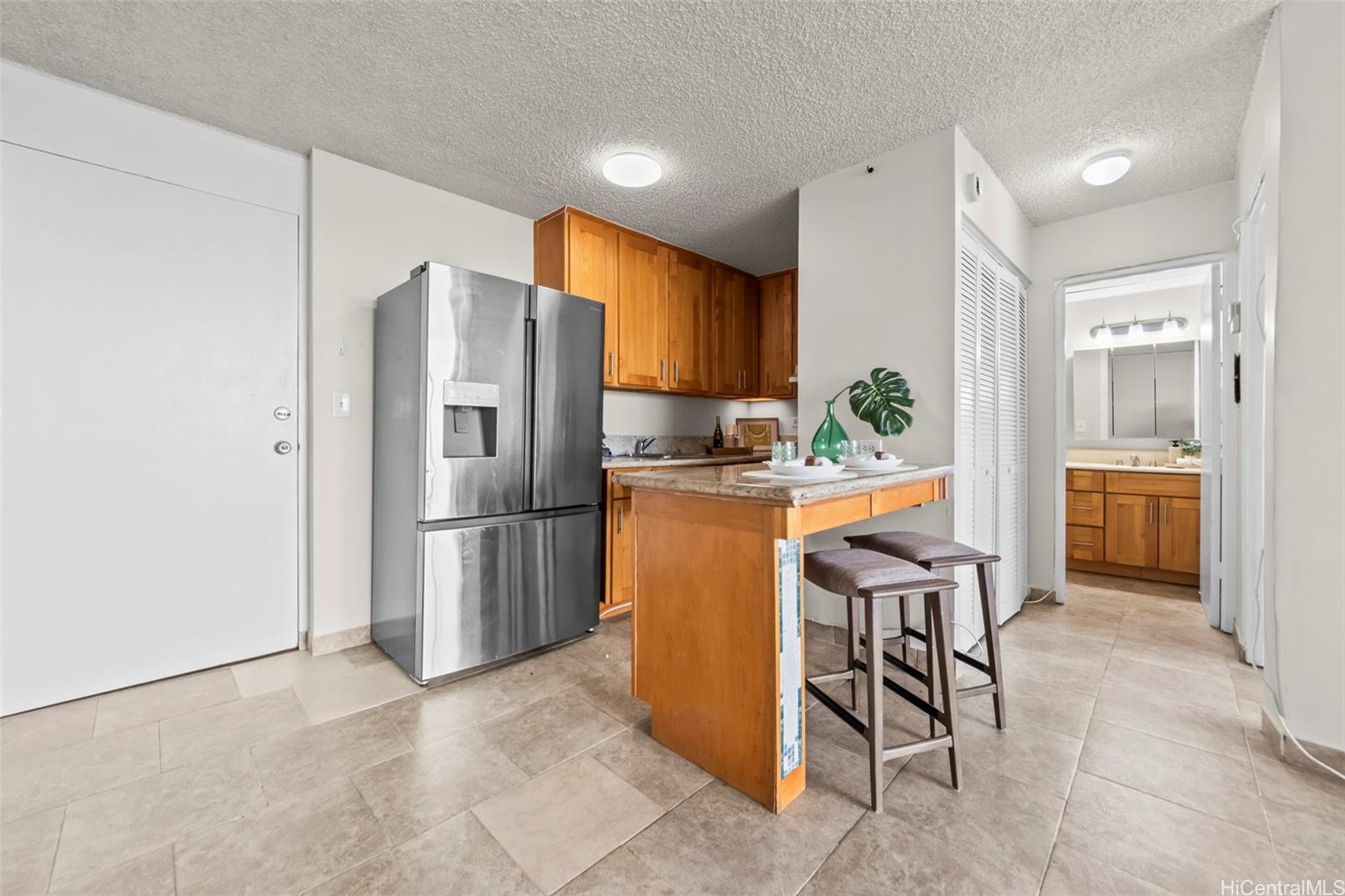2637 Kuilei Street  Unit A104