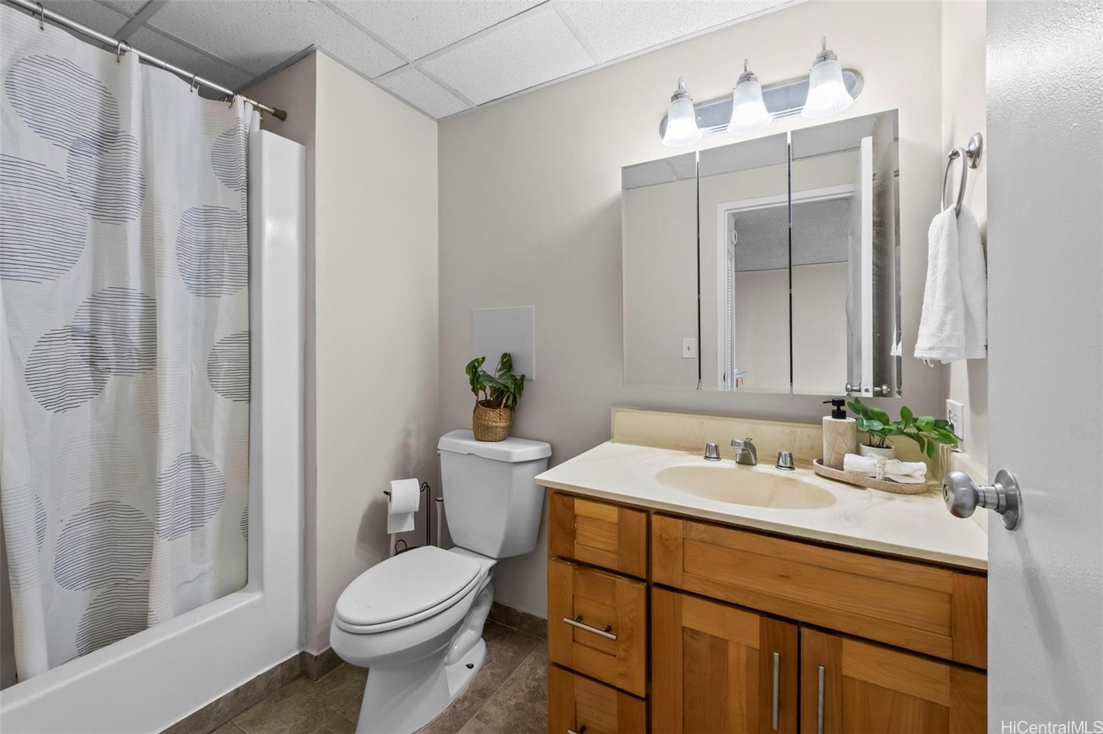 2637 Kuilei Street  Unit A104