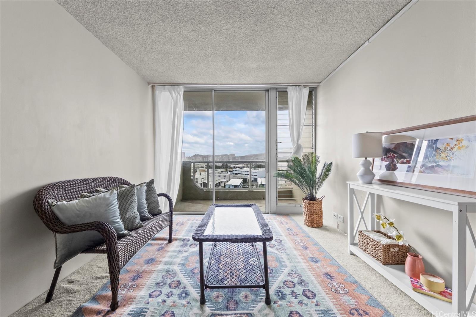 2637 Kuilei Street  Unit A104