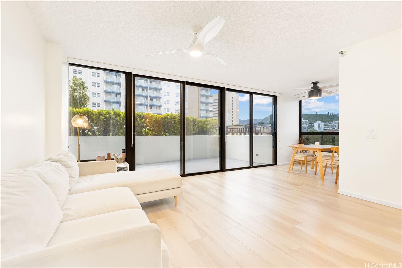 876 Curtis Street  Unit 605