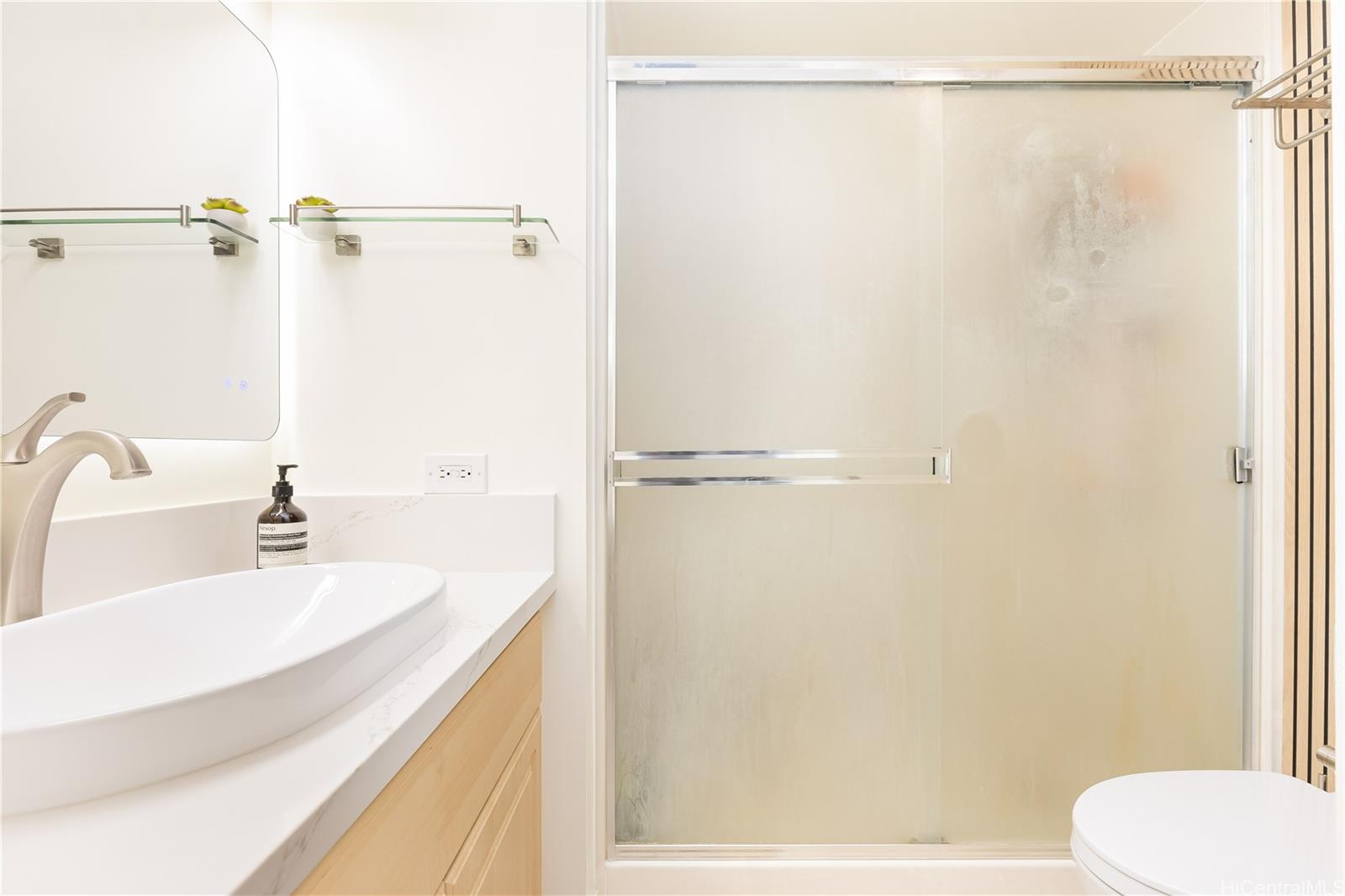 876 Curtis Street  Unit 605