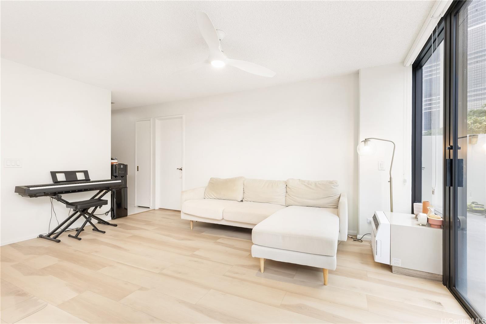 876 Curtis Street  Unit 605