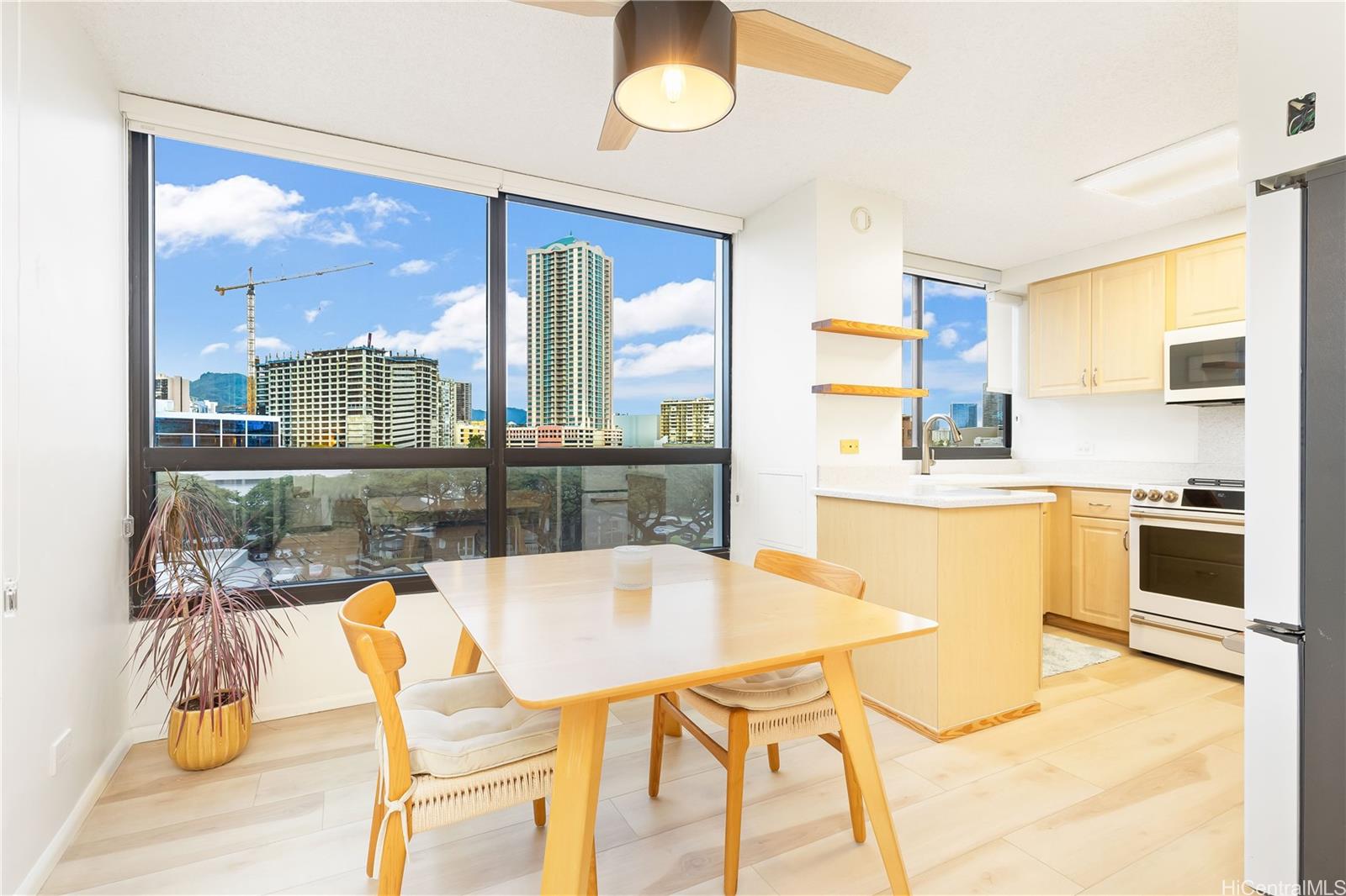 876 Curtis Street  Unit 605