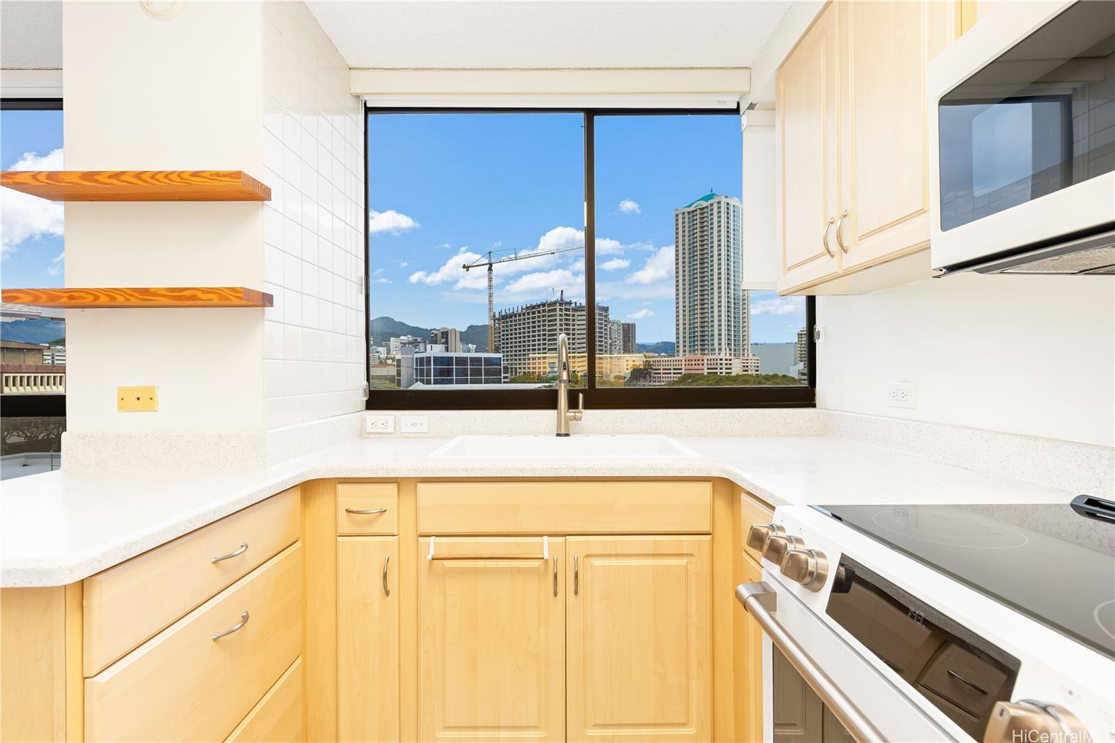 876 Curtis Street  Unit 605