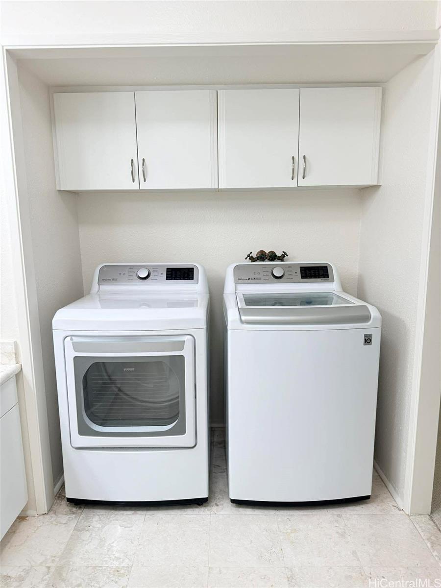 55 S Kukui Street  Unit D2701