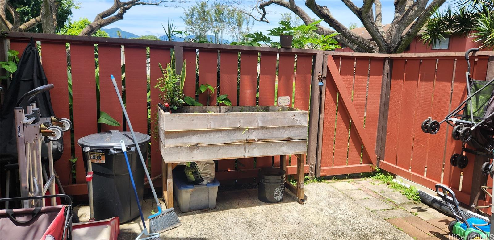 Photo 14 of 22