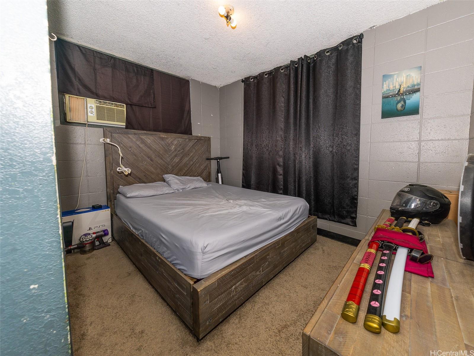 Photo 11 of 25