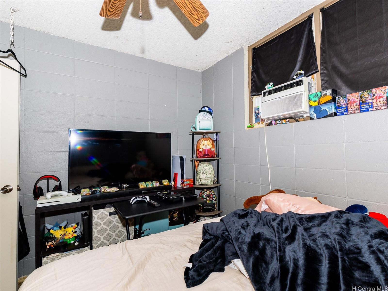 Photo 14 of 25