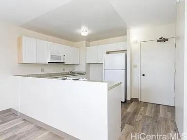 3045 Ala Napuaa Place  Unit 406