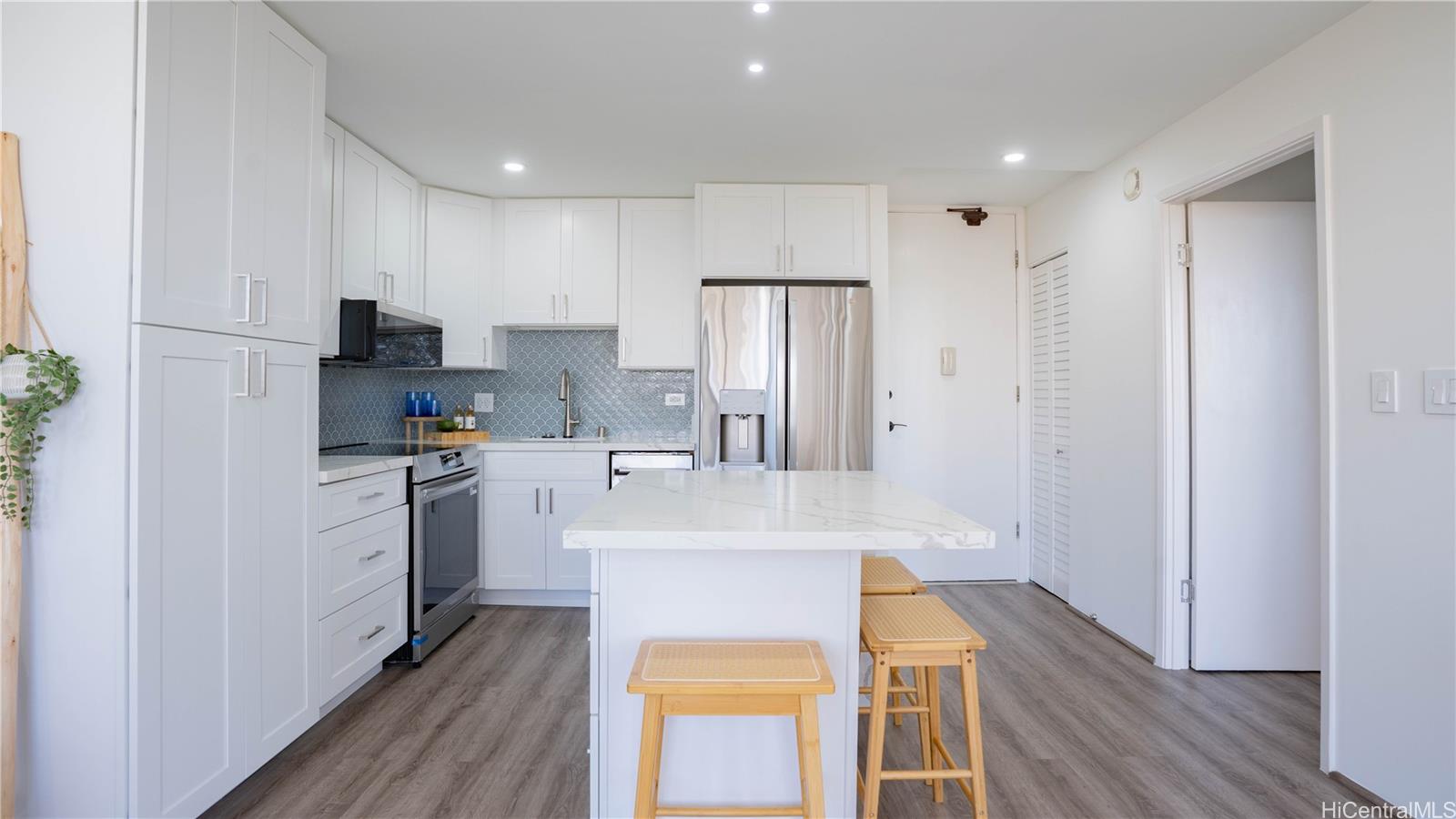 411 Hobron Lane  Unit 1212