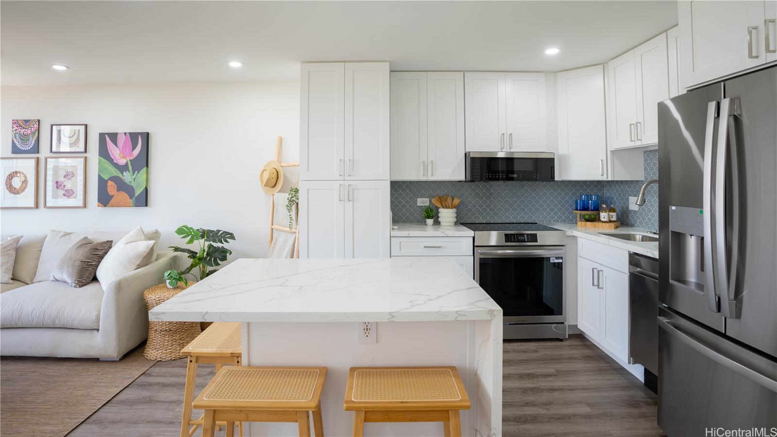 411 Hobron Lane  Unit 1212
