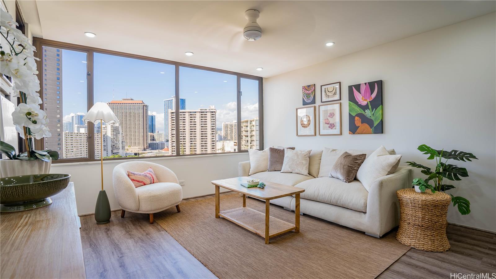 411 Hobron Lane  Unit 1212
