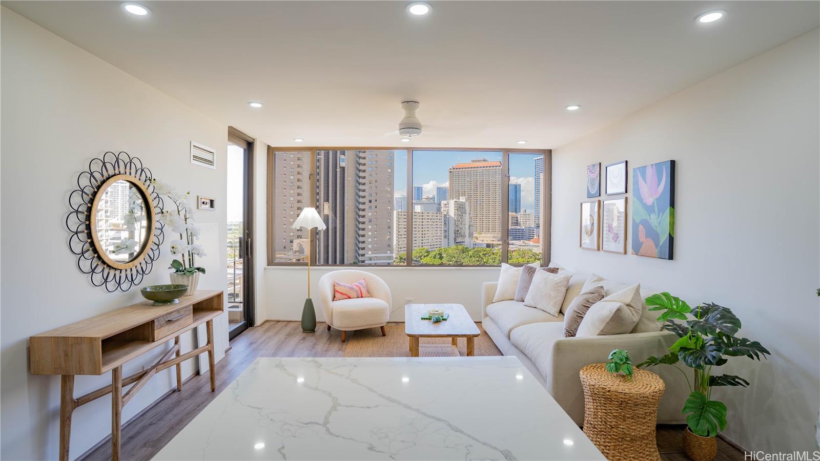 411 Hobron Lane  Unit 1212