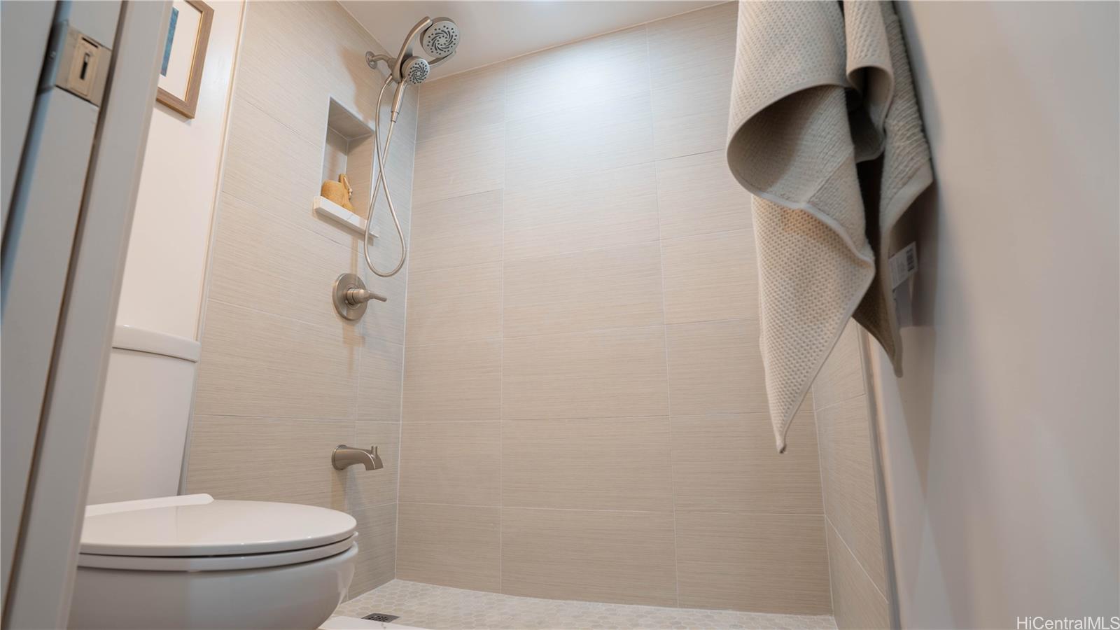 411 Hobron Lane  Unit 1212