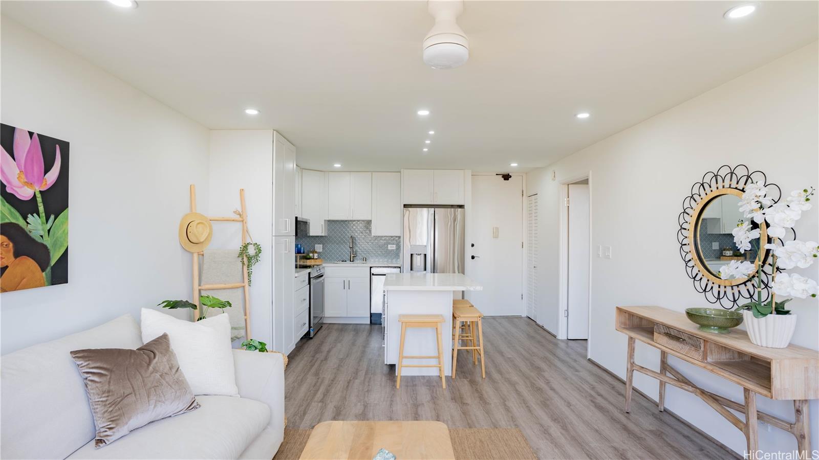 411 Hobron Lane  Unit 1212